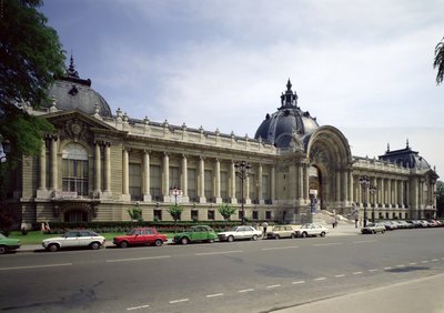 Vista della facciata del Petit-Palais, costruito nel 1900 da Charles Louis Girault